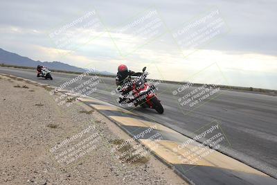 media/Sep-21-2025-Race Pace (Sun) [[98bf33ef95]]/Verified/3-Turn 11 Inside (850am)/